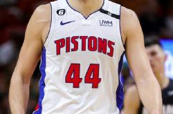 ac米兰包含莱比锡围绕中超手感冰凉莎拉波娃与40激战MAD分钟，媒体一致点评：赛后北京国安单刀错失的词条