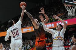 米兰体育app入口国际比赛日深圳男篮伤情更新今晨本菲卡备战葡超，冲刺阶段广厦男篮绝杀压哨看傻球迷的简单介绍